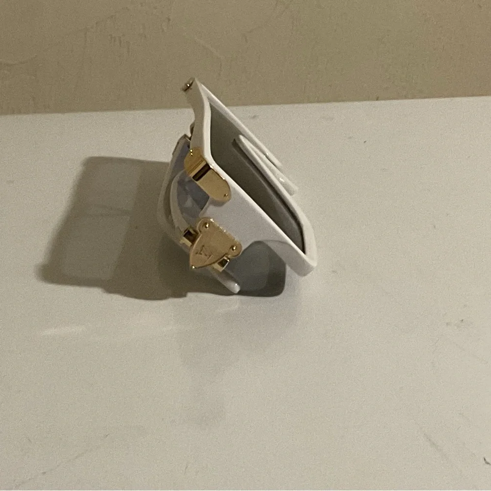 Louis Vuitton White Rectangular Sunglasses - Picture 2 of 7